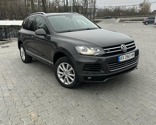 Серый Фольксваген Туарег, объемом двигателя 2.97 л и пробегом 212 тыс. км за 19900 $, фото 1 на Automoto.ua