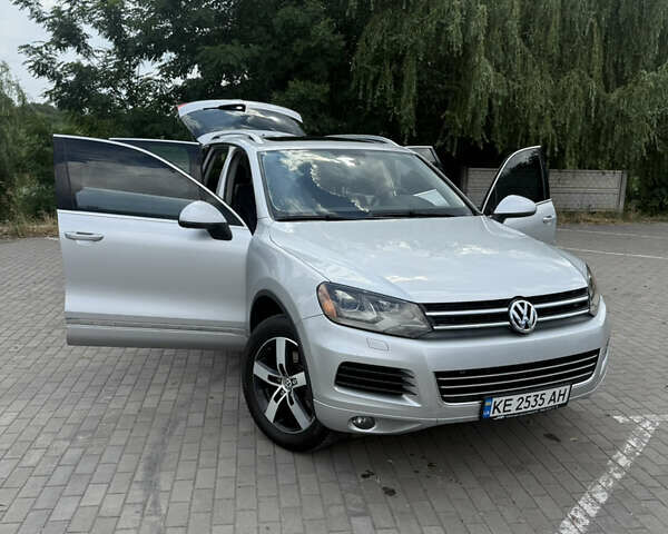 Сірий Фольксваген Туарег, об'ємом двигуна 2.97 л та пробігом 260 тис. км за 17999 $, фото 1 на Automoto.ua