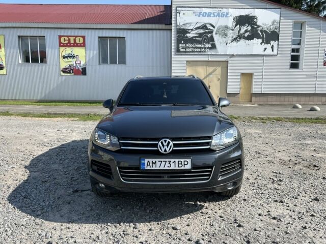 Серый Фольксваген Туарег, объемом двигателя 3 л и пробегом 253 тыс. км за 17000 $, фото 1 на Automoto.ua