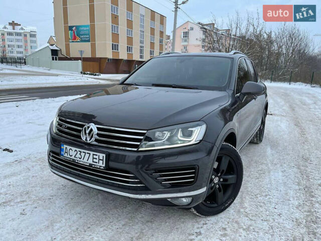Сірий Фольксваген Туарег, об'ємом двигуна 3 л та пробігом 275 тис. км за 17400 $, фото 1 на Automoto.ua