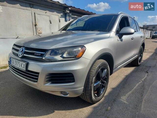 Сірий Фольксваген Туарег, об'ємом двигуна 3 л та пробігом 154 тис. км за 15800 $, фото 1 на Automoto.ua