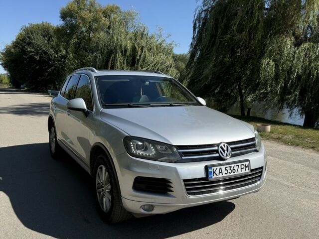 Серый Фольксваген Туарег, объемом двигателя 3 л и пробегом 280 тыс. км за 16000 $, фото 1 на Automoto.ua