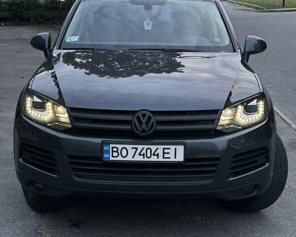 Серый Фольксваген Туарег, объемом двигателя 2.97 л и пробегом 227 тыс. км за 24000 $, фото 1 на Automoto.ua