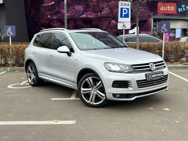 Серый Фольксваген Туарег, объемом двигателя 2.97 л и пробегом 223 тыс. км за 20490 $, фото 1 на Automoto.ua