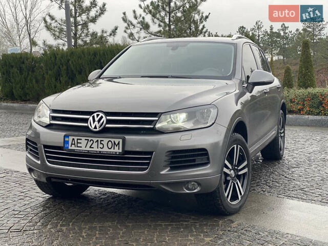 Серый Фольксваген Туарег, объемом двигателя 2.97 л и пробегом 282 тыс. км за 19700 $, фото 1 на Automoto.ua