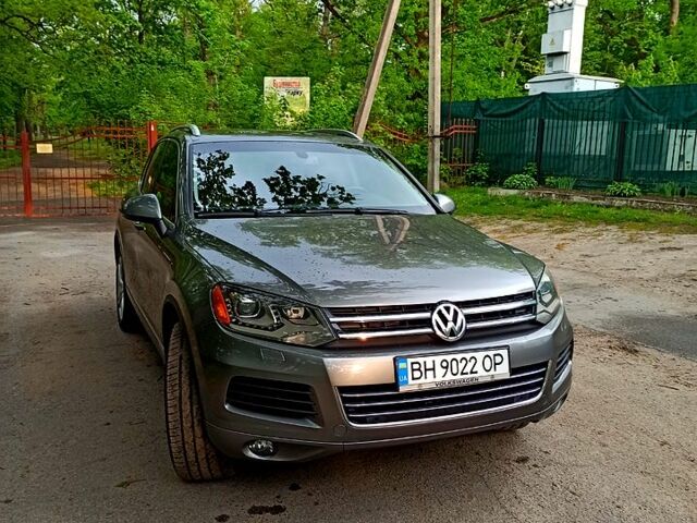 Серый Фольксваген Туарег, объемом двигателя 3.6 л и пробегом 179 тыс. км за 21600 $, фото 1 на Automoto.ua