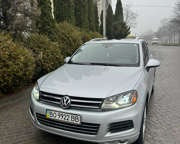 Серый Фольксваген Туарег, объемом двигателя 2.97 л и пробегом 345 тыс. км за 16900 $, фото 1 на Automoto.ua