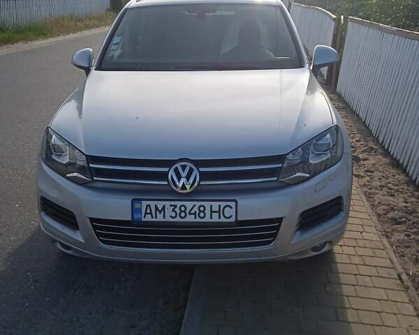 Серый Фольксваген Туарег, объемом двигателя 3 л и пробегом 320 тыс. км за 19000 $, фото 1 на Automoto.ua