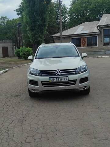 Серый Фольксваген Туарег, объемом двигателя 2.97 л и пробегом 180 тыс. км за 21000 $, фото 1 на Automoto.ua