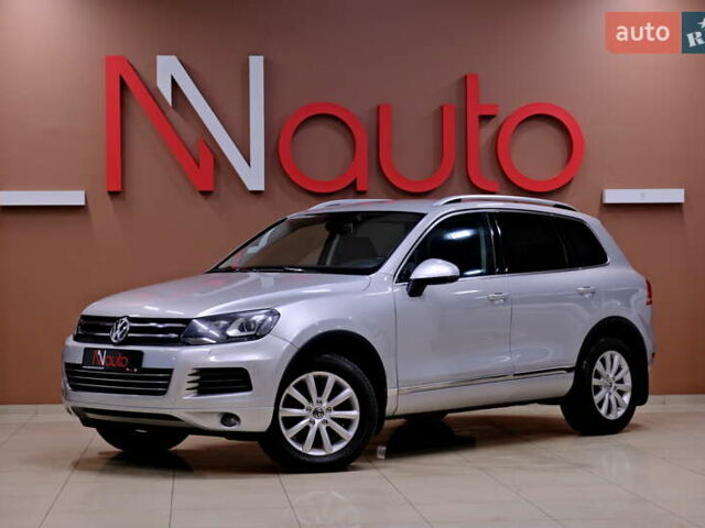 Серый Фольксваген Туарег, объемом двигателя 3 л и пробегом 219 тыс. км за 17900 $, фото 1 на Automoto.ua