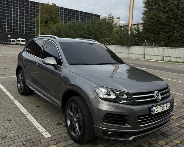 Сірий Фольксваген Туарег, об'ємом двигуна 2.97 л та пробігом 357 тис. км за 23500 $, фото 1 на Automoto.ua