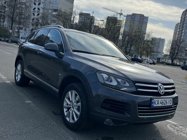 Сірий Фольксваген Туарег, об'ємом двигуна 3.6 л та пробігом 295 тис. км за 14000 $, фото 1 на Automoto.ua
