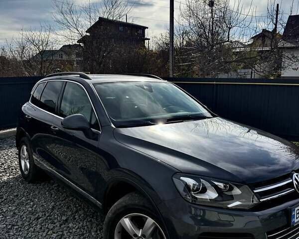 Сірий Фольксваген Туарег, об'ємом двигуна 2.97 л та пробігом 282 тис. км за 21300 $, фото 1 на Automoto.ua