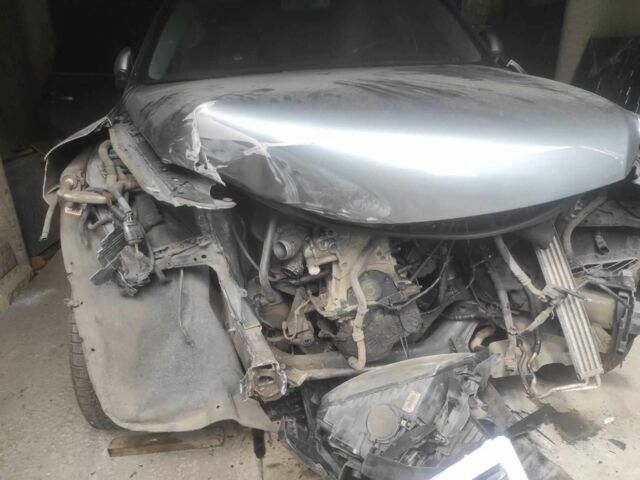 Сірий Фольксваген Туарег, об'ємом двигуна 2.5 л та пробігом 400 тис. км за 2300 $, фото 1 на Automoto.ua