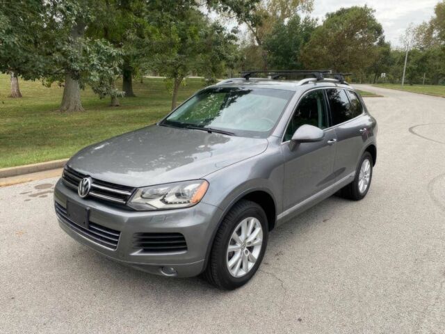 Серый Фольксваген Туарег, объемом двигателя 3.6 л и пробегом 86 тыс. км за 6400 $, фото 1 на Automoto.ua