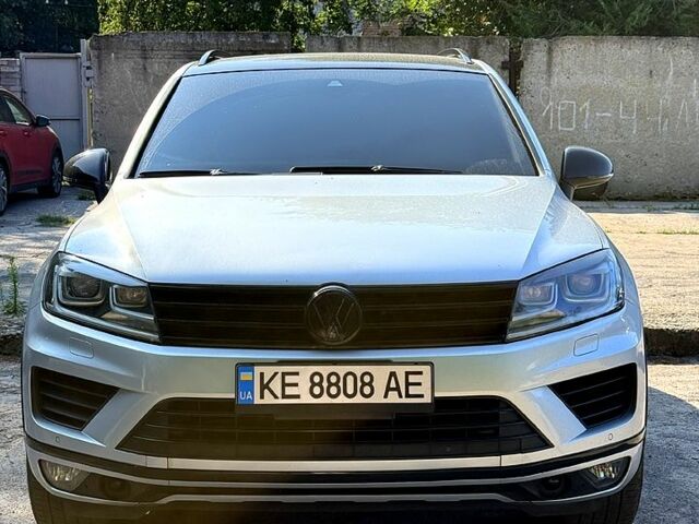 Серый Фольксваген Туарег, объемом двигателя 3.6 л и пробегом 169 тыс. км за 22000 $, фото 1 на Automoto.ua