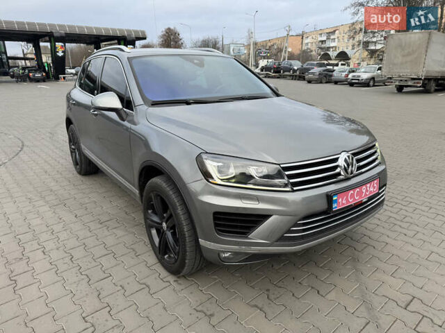 Серый Фольксваген Туарег, объемом двигателя 3.6 л и пробегом 240 тыс. км за 17700 $, фото 1 на Automoto.ua