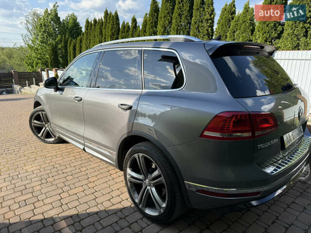 Серый Фольксваген Туарег, объемом двигателя 3 л и пробегом 267 тыс. км за 35000 $, фото 1 на Automoto.ua
