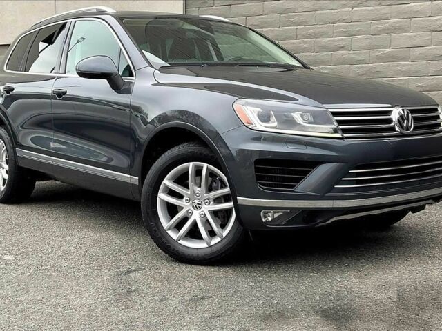 Сірий Фольксваген Туарег, об'ємом двигуна 3 л та пробігом 72 тис. км за 10100 $, фото 1 на Automoto.ua