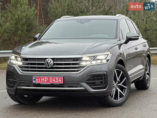 Сірий Фольксваген Туарег, об'ємом двигуна 3 л та пробігом 45 тис. км за 59999 $, фото 1 на Automoto.ua