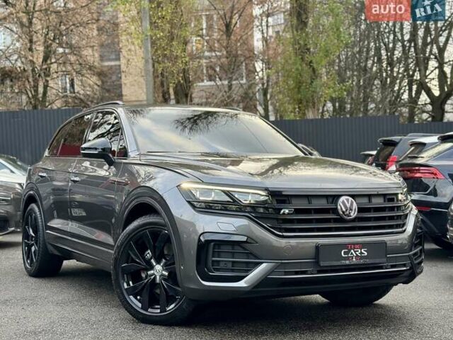 Серый Фольксваген Туарег, объемом двигателя 2.97 л и пробегом 142 тыс. км за 49700 $, фото 1 на Automoto.ua