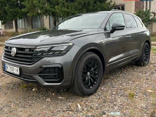 Сірий Фольксваген Туарег, об'ємом двигуна 2.97 л та пробігом 154 тис. км за 51000 $, фото 1 на Automoto.ua