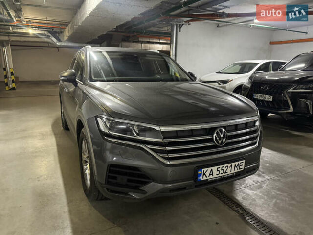 Сірий Фольксваген Туарег, об'ємом двигуна 2.99 л та пробігом 145 тис. км за 37500 $, фото 1 на Automoto.ua