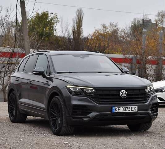 Сірий Фольксваген Туарег, об'ємом двигуна 2.99 л та пробігом 204 тис. км за 41999 $, фото 1 на Automoto.ua