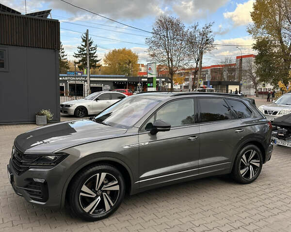 Сірий Фольксваген Туарег, об'ємом двигуна 2.97 л та пробігом 135 тис. км за 55000 $, фото 1 на Automoto.ua