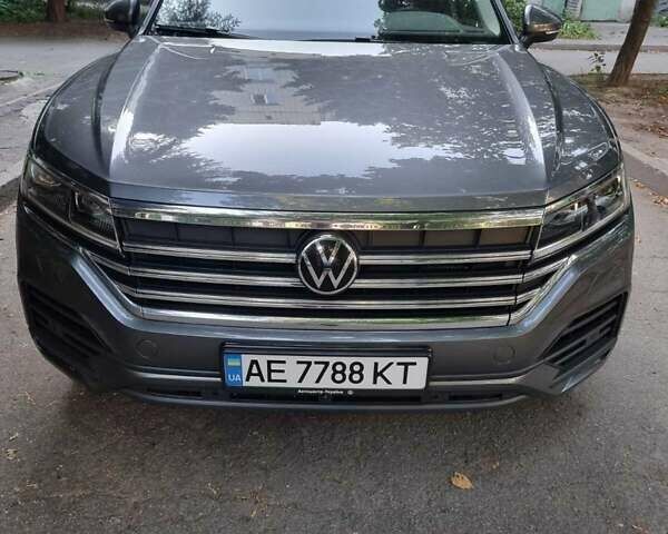 Сірий Фольксваген Туарег, об'ємом двигуна 2.99 л та пробігом 71 тис. км за 49999 $, фото 1 на Automoto.ua