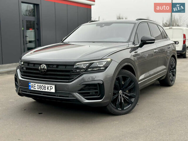 Серый Фольксваген Туарег, объемом двигателя 2.99 л и пробегом 135 тыс. км за 57000 $, фото 1 на Automoto.ua