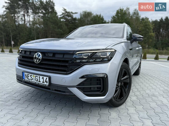 Серый Фольксваген Туарег, объемом двигателя 2.97 л и пробегом 118 тыс. км за 57900 $, фото 1 на Automoto.ua