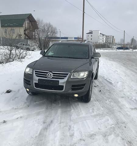 Сірий Фольксваген Туарег, об'ємом двигуна 0 л та пробігом 160 тис. км за 16800 $, фото 1 на Automoto.ua