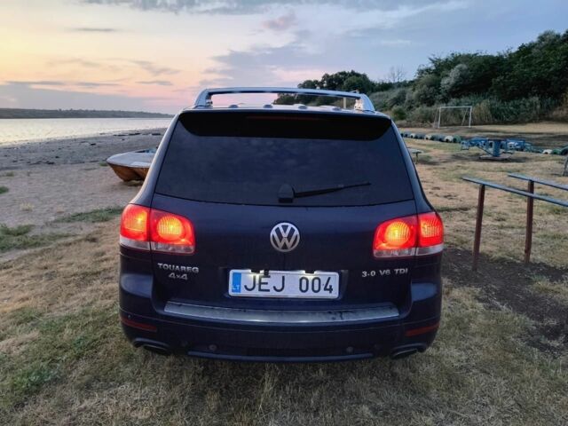 Синий Фольксваген Туарег, объемом двигателя 3 л и пробегом 300 тыс. км за 6200 $, фото 1 на Automoto.ua