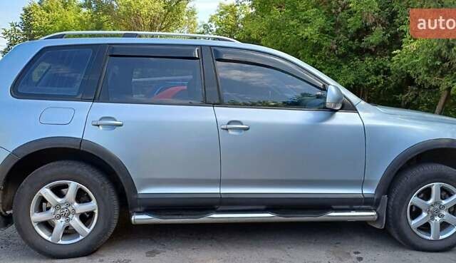 Синий Фольксваген Туарег, объемом двигателя 2.5 л и пробегом 431 тыс. км за 8200 $, фото 1 на Automoto.ua