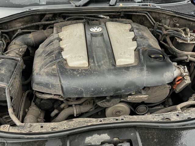 Синий Фольксваген Туарег, объемом двигателя 3 л и пробегом 430 тыс. км за 6008 $, фото 1 на Automoto.ua