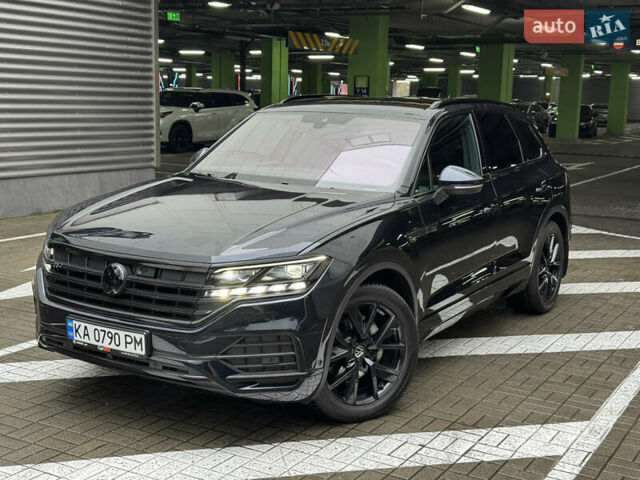 Синий Фольксваген Туарег, объемом двигателя 3 л и пробегом 74 тыс. км за 62700 $, фото 1 на Automoto.ua