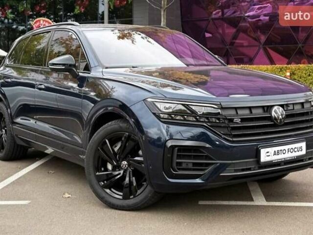 Синий Фольксваген Туарег, объемом двигателя 3 л и пробегом 61 тыс. км за 67990 $, фото 1 на Automoto.ua