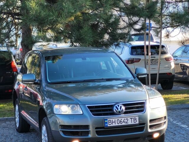 Зеленый Фольксваген Туарег, объемом двигателя 2.5 л и пробегом 350 тыс. км за 8600 $, фото 1 на Automoto.ua