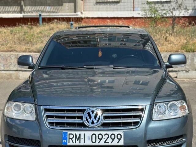 Зеленый Фольксваген Туарег, объемом двигателя 2.5 л и пробегом 281 тыс. км за 5000 $, фото 1 на Automoto.ua