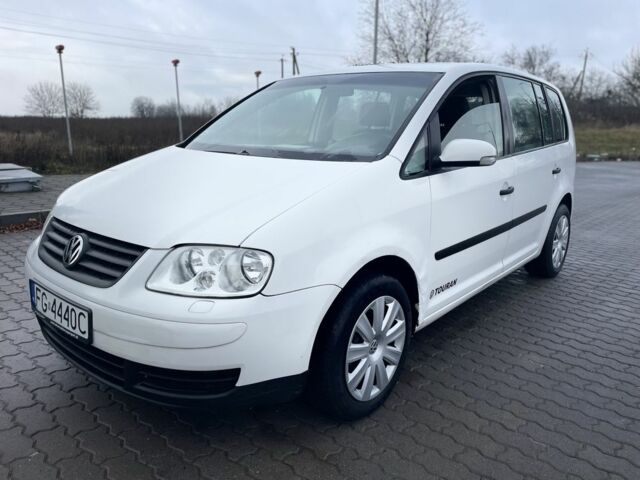 Белый Фольксваген Туран, объемом двигателя 1.9 л и пробегом 500 тыс. км за 2950 $, фото 1 на Automoto.ua