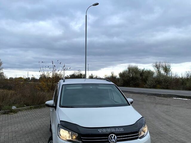 Белый Фольксваген Туран, объемом двигателя 1.4 л и пробегом 183 тыс. км за 5800 $, фото 1 на Automoto.ua