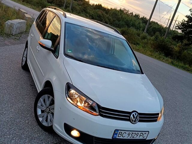 Белый Фольксваген Туран, объемом двигателя 2 л и пробегом 298 тыс. км за 9400 $, фото 1 на Automoto.ua