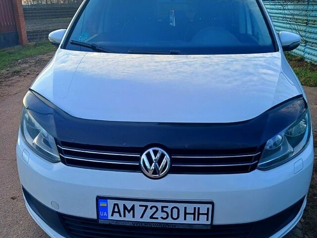 Білий Фольксваген Туран, об'ємом двигуна 1.6 л та пробігом 260 тис. км за 8900 $, фото 1 на Automoto.ua