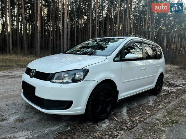 Белый Фольксваген Туран, объемом двигателя 1.4 л и пробегом 332 тыс. км за 7000 $, фото 1 на Automoto.ua