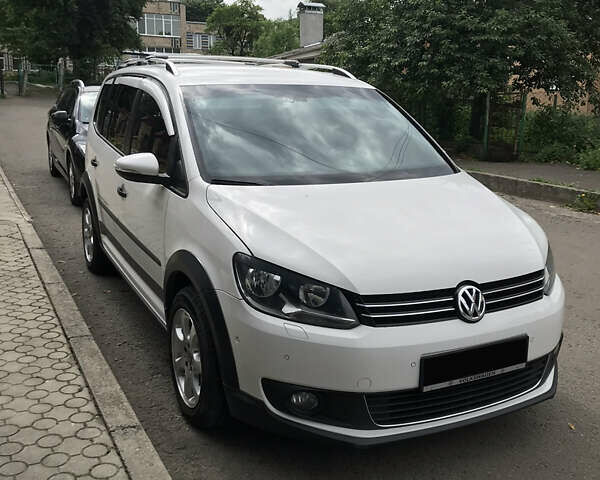 Белый Фольксваген Туран, объемом двигателя 1.39 л и пробегом 280 тыс. км за 9950 $, фото 1 на Automoto.ua