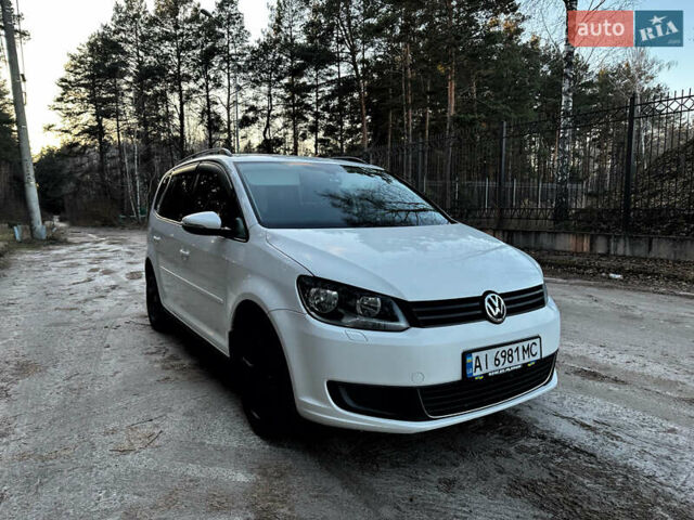 Белый Фольксваген Туран, объемом двигателя 1.4 л и пробегом 285 тыс. км за 6600 $, фото 1 на Automoto.ua