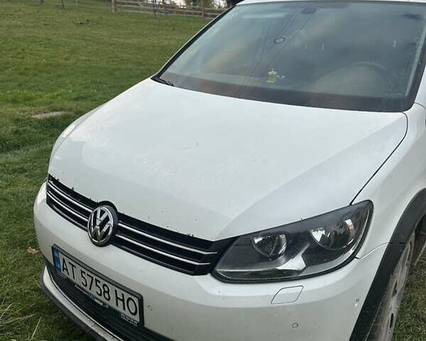 Белый Фольксваген Туран, объемом двигателя 1.4 л и пробегом 362 тыс. км за 8500 $, фото 1 на Automoto.ua