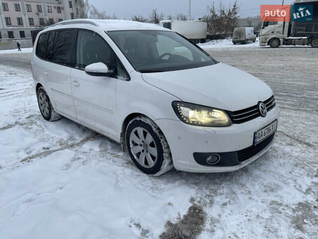 Білий Фольксваген Туран, об'ємом двигуна 1.97 л та пробігом 330 тис. км за 11500 $, фото 1 на Automoto.ua