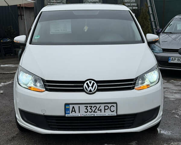 Білий Фольксваген Туран, об'ємом двигуна 1.6 л та пробігом 246 тис. км за 9500 $, фото 1 на Automoto.ua